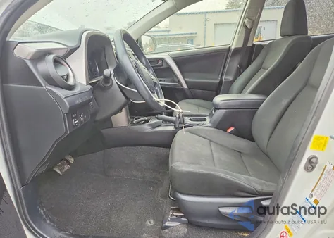 2018 Toyota Rav4 Le z USA, uszkodzony, nr VIN JTMBFREV0HJ711428